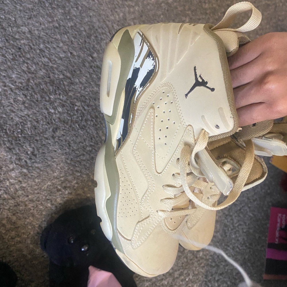 Air Jordan Beige Sneakers